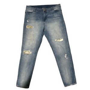 Juicy Couture  size 12 light wash blue jeans high waist distressed silver detail